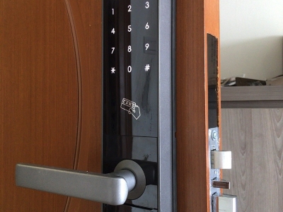 Lắp và sửa khóa cửa vân tay điện tử