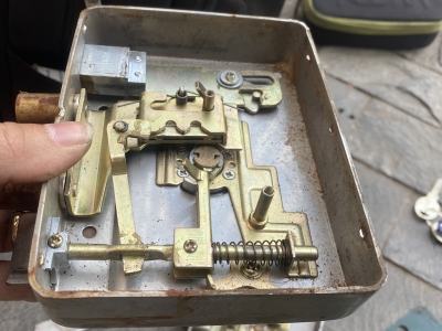 Tư vấn bạn địa chỉ thợ sửa khóa làm chìa Bình Dương