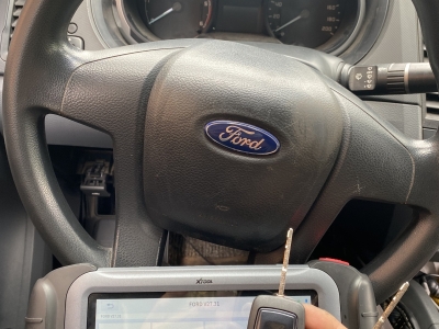 LÀM CHÌA KHÓA XE HƠI Ô TÔ