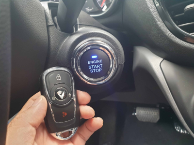 Phân biệt chìa khóa remote và chìa khóa thông minh xe ô tô